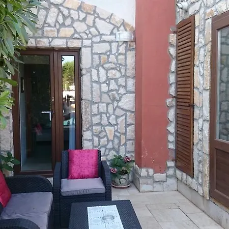 アパート Collins