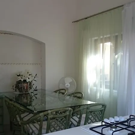 アパート Collins プーラ